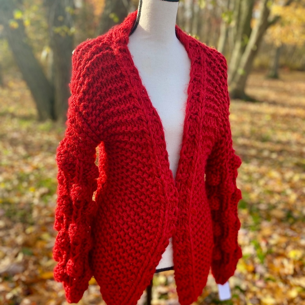 Puff Red Sleeve sweater